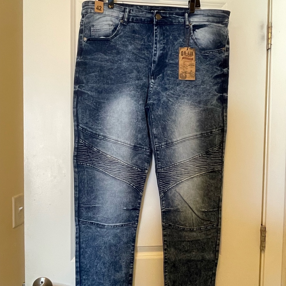 Brand New Designer NWT Mens Big and Tall Distressed Jeans by GS 115 Size 42.